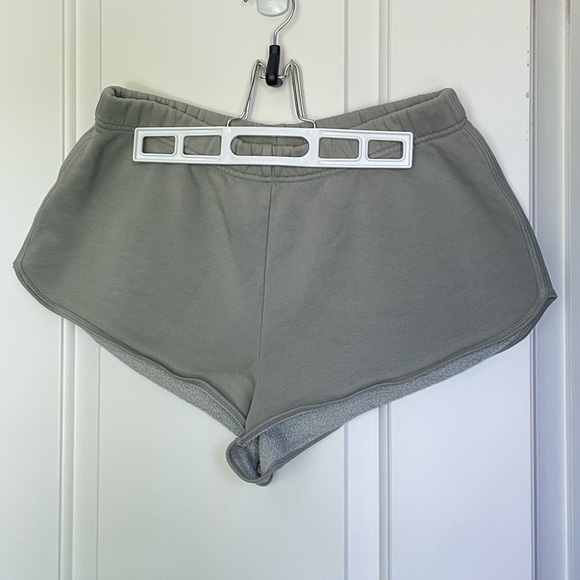 COZY FLEECE PERFECT HI-RISE 2" SWEATSHORT SIZE: M - Picture 7 of 7